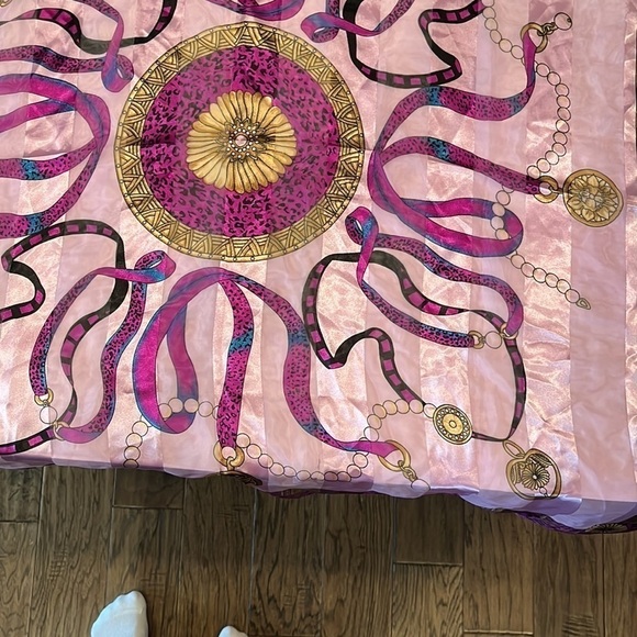 Purple Black Leopard Print Pattern Scarf Gold Tone Chains Sz 36” x 36”  Lavender - Picture 10 of 16